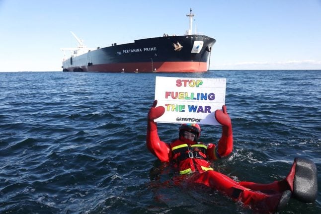 Greenpeace blocks Russian oil delivery off Denmark