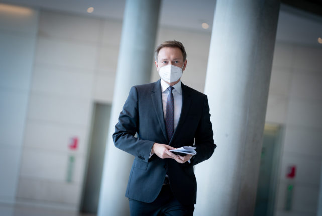 Christian Lindner, parliamentary group leader and party chairman of the FDP, wearing an FFP2 mask.