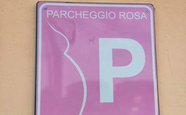 EXPLAINED: What is Italy's 'pink parking' and how do you use it?