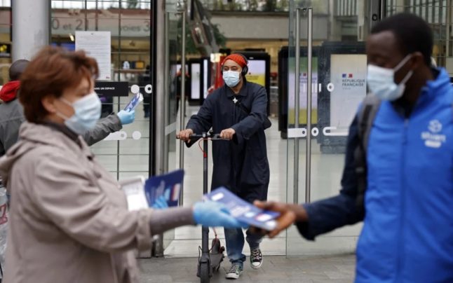 Which indoor public spaces in Italy will continue to require a mask from May 1st?