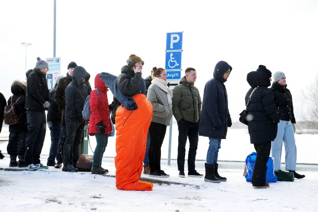 Swedish police to double passport slots to bring down queues