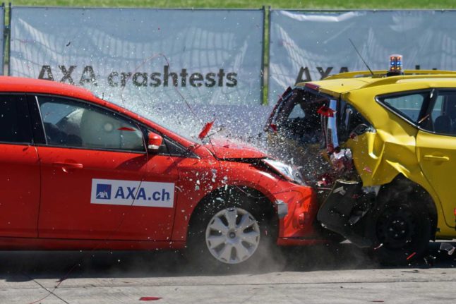 A crash test carried out by a Swiss insurance company. Photo by Pixabay
