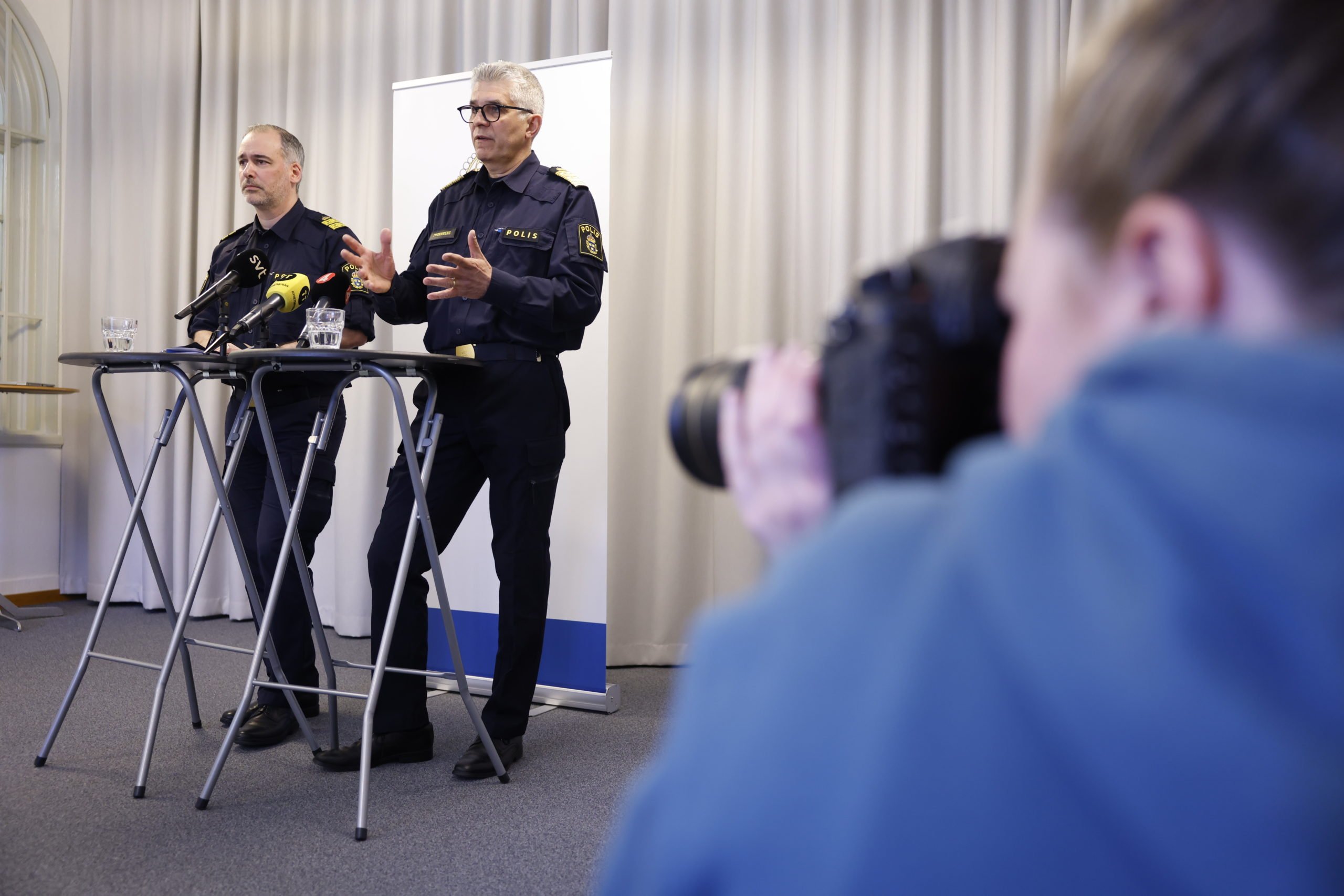 National Police Chief Anders Thornberg and Jonas Hysing, Commander-in-Chief on the left, have a press conference due to the violence of recent days. 