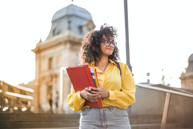 EXPLAINED: How can foreigners get into a Swiss university?