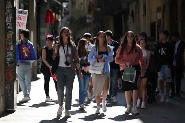 FOCUS: Mass tourism returns to Barcelona - and with it debate