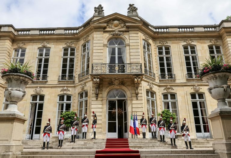 what-does-a-french-prime-minister-actually-do