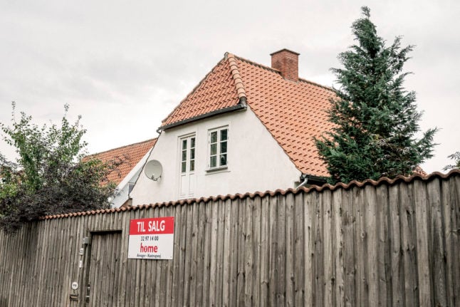 Danish homeowners refinance loans as interest rates rise 
