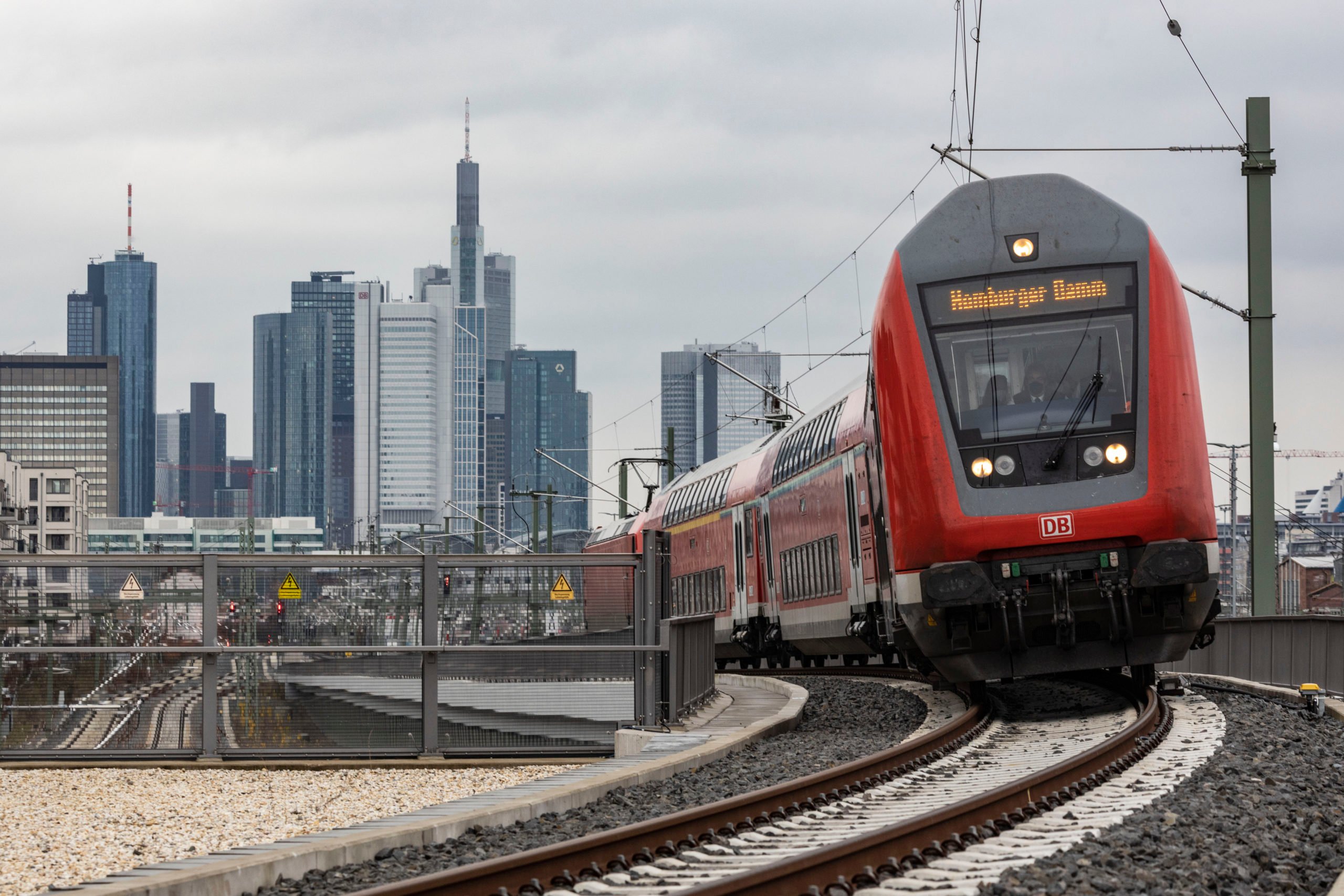 Deutsche Bahn menawarkan 60.000 kursi tambahan di kereta regional Jerman