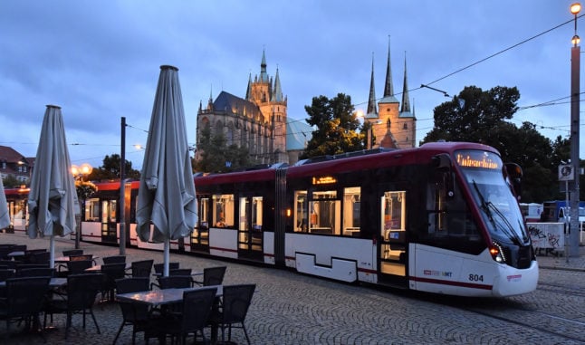A tram at Erfurt's Domplatz.
