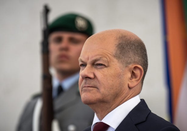 German Chancellor Olaf Scholz (SPD) is waiting for the arrival of India's Prime Minister Modi for the German-Indian government consultations.