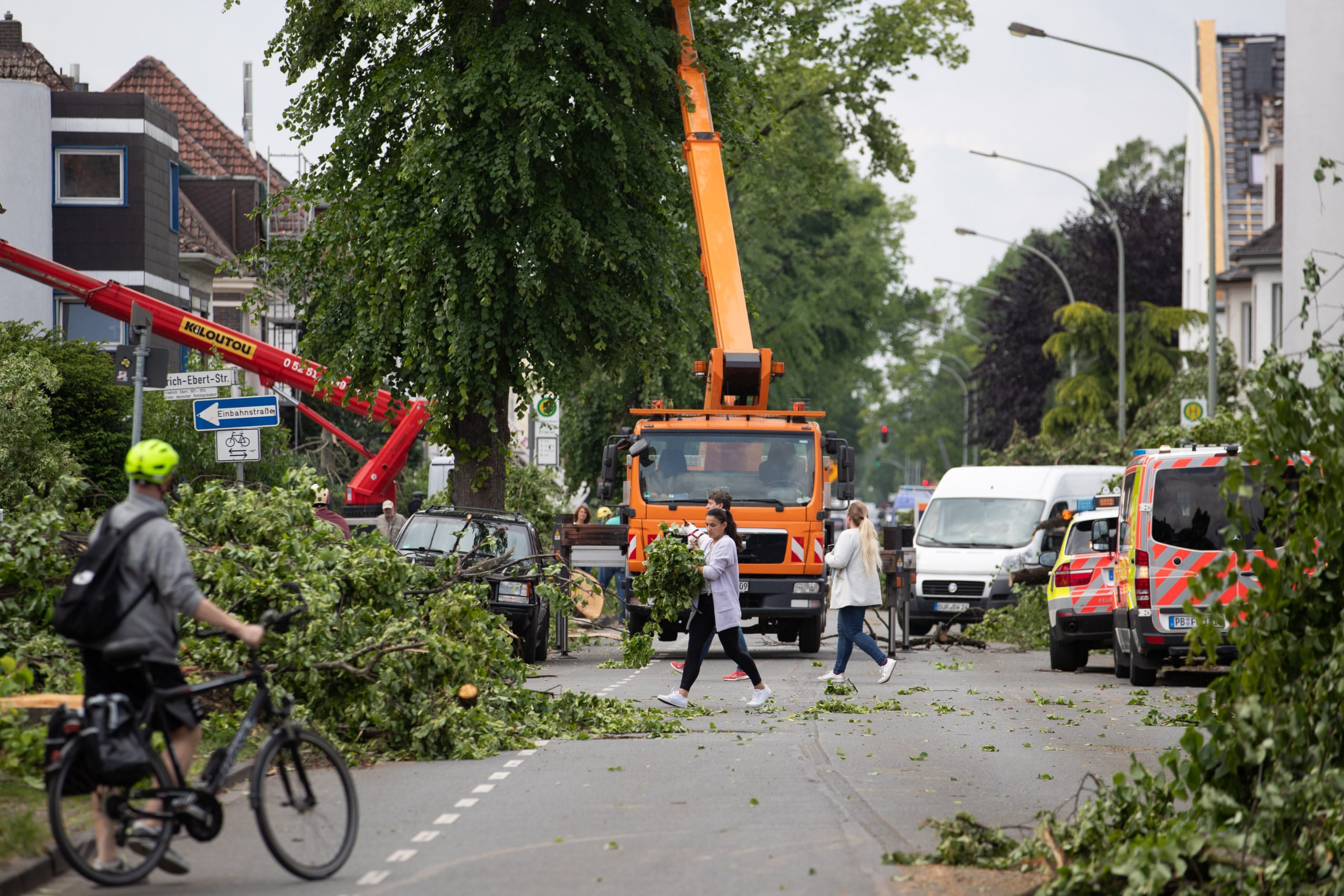 Jerman Barat bersiap menghadapi badai dahsyat putaran kedua