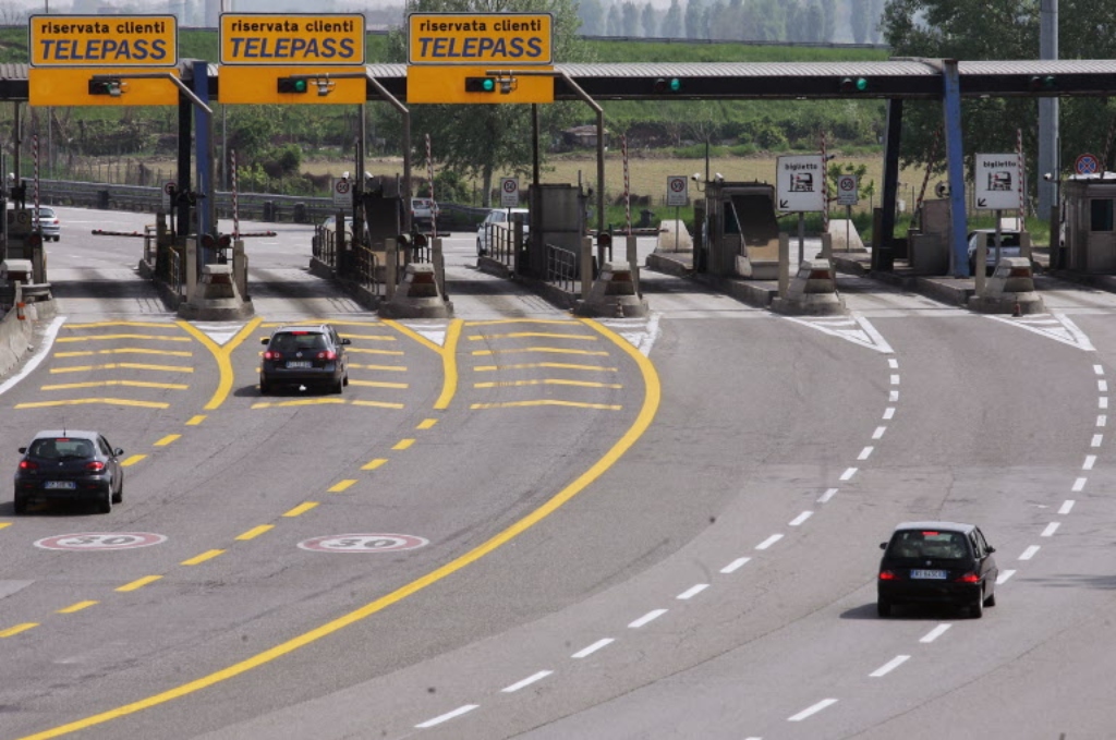 Motorway-Italy.jpg