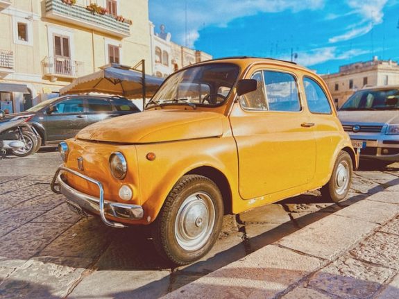 Reader question: Can I buy a car in Italy if I'm not a resident?