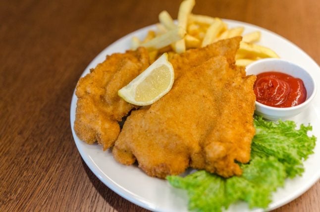 How did the Wiener Schnitzel become an Austrian icon?