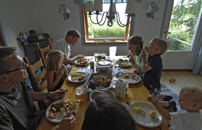 FACT CHECK: Do Swedish parents really not feed their kids' friends dinner?