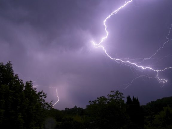 Swathes of France placed on alert for post-heatwave storms and gales