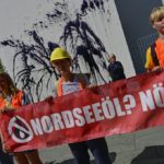 IN PICTURES: German climate activists pull ‘oil stunt’ at Chancellery