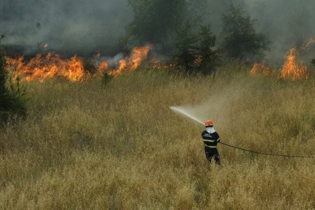 Breaking: Two hospitalised as wildfire spreads near Rome