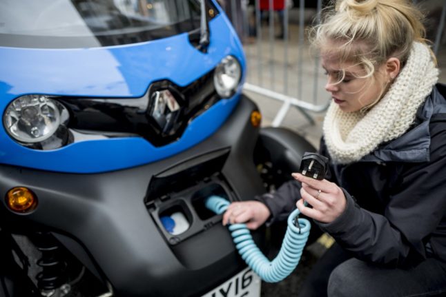 Spain to allow over-16s to drive micro electric cars at 90km/h