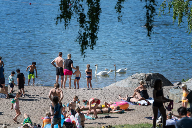 Sweden issues health warnings over Midsummer weekend heatwave