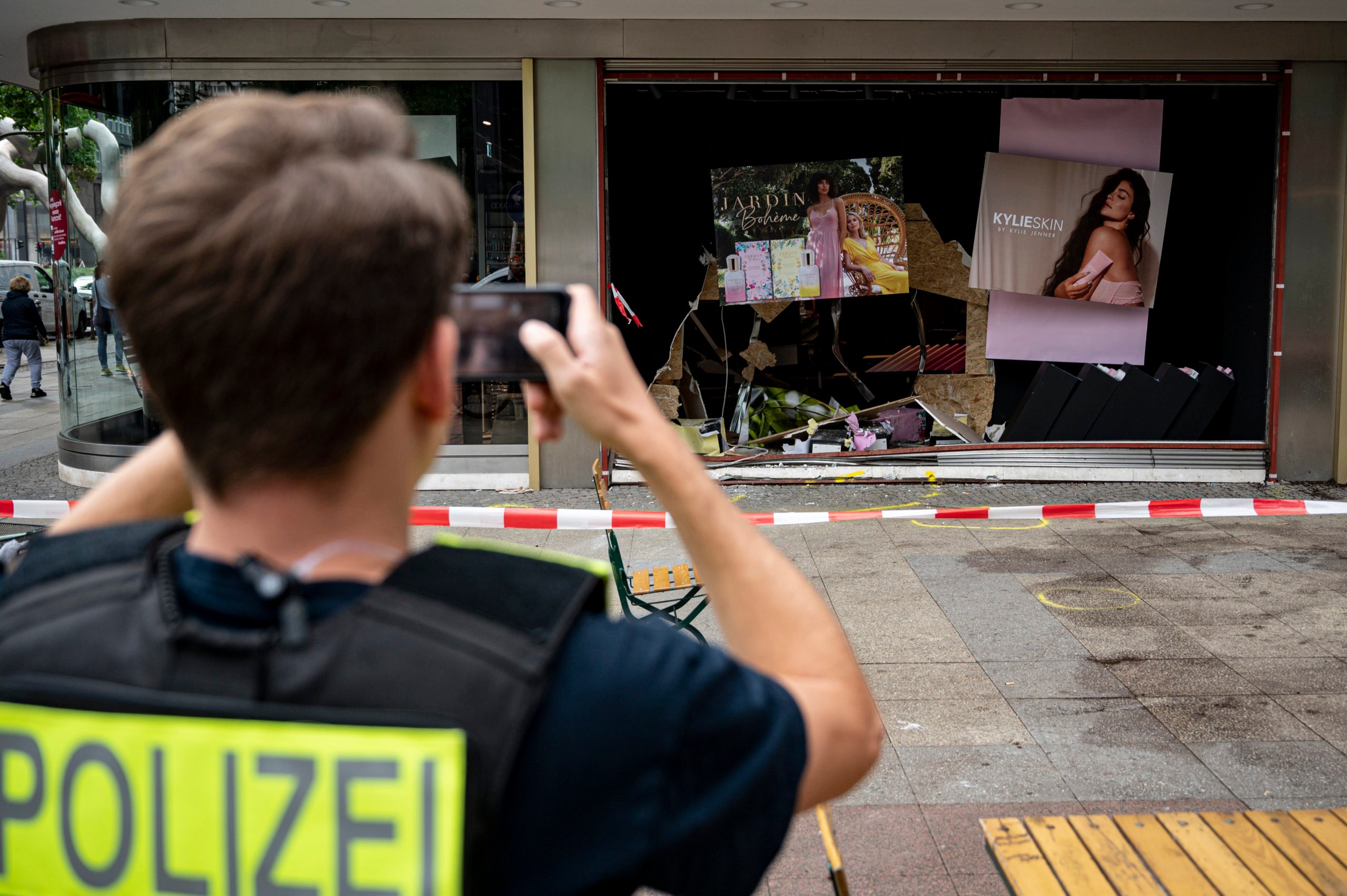 Pengemudi yang menabrak mobil di Berlin sakit jiwa, kata jaksa