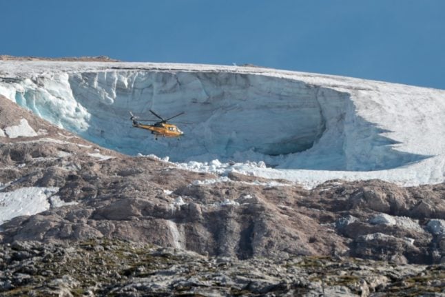 Italy glacier collapse: The struggle to find the five missing climbers