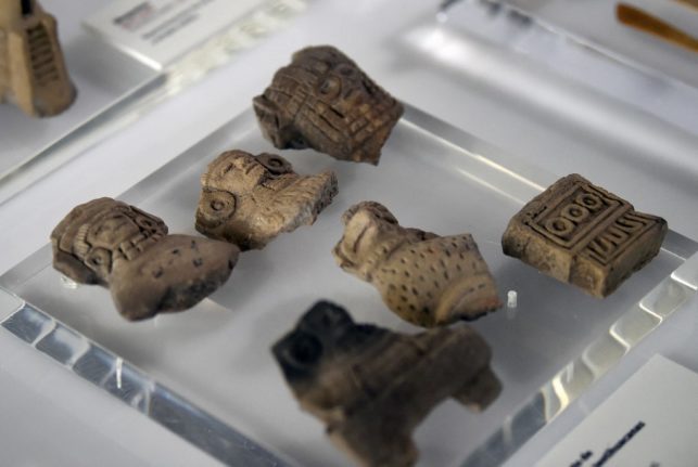 Mexico retrieves 2,500 artifacts from family in Spain