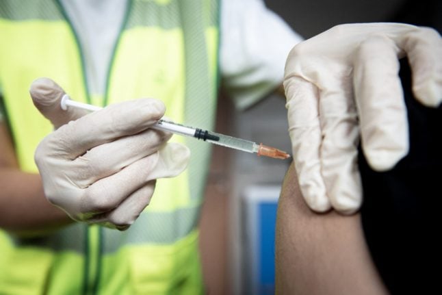 In Paris, monkeypox vaccination gains steam with volunteer help