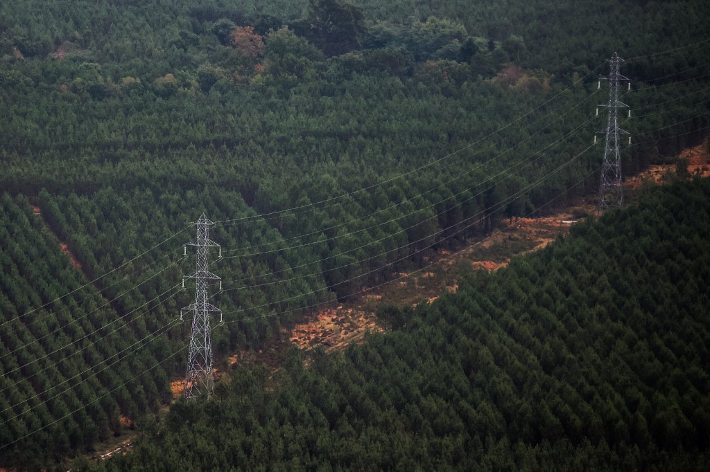 France vows to ‘contain’ surging electricity costs