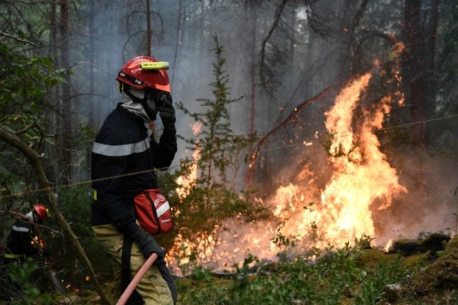 Firefighters contain French blazes but caution reigns