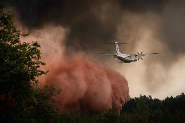 Firefighters contain French blazes but caution reigns