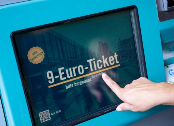 A person buys the €9 ticket in Frankfurt.