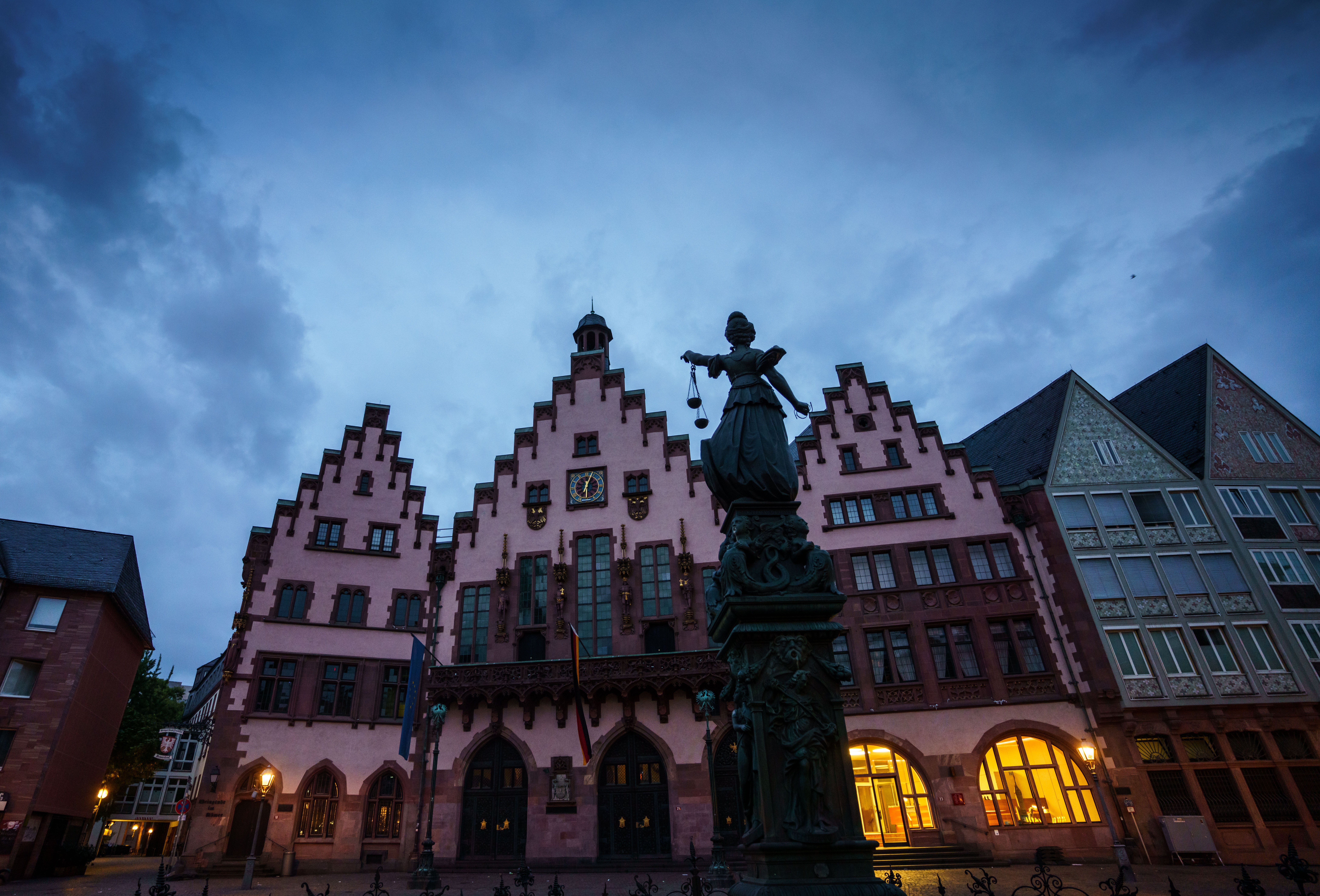 The façade of the Römer, Frankfurt's historic city hall, is not lit up to save energy.