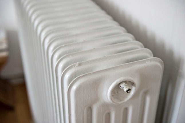 A radiator with a vent valve