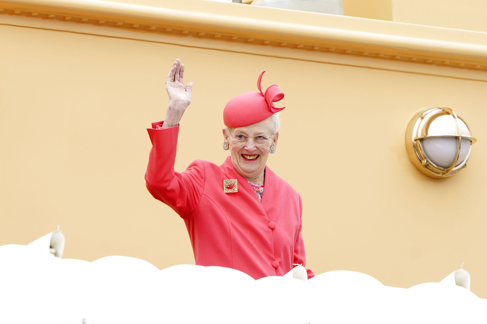 denmark-s-queen-margrethe-out-of-isolation-after-covid-bout