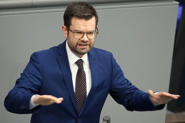 Justice Minister Marco Buschmann (FDP) speaks in the Bundestag.