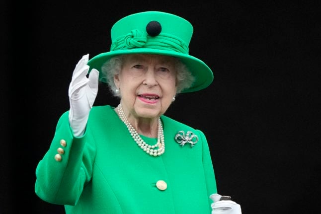 'There's never been anyone like her': Sweden pays tribute to Queen Elizabeth