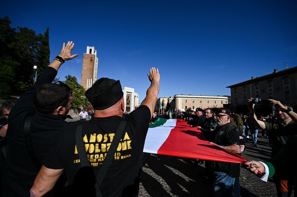 Italy's top court: fascist salutes not a crime unless they risk public order