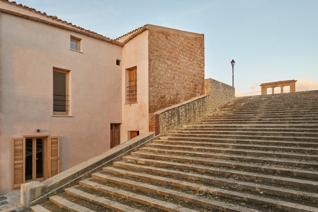 Homes for sale for a euro in ancient Sicily village