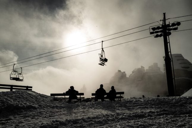 French ski resorts announce opening dates despite lack of snow