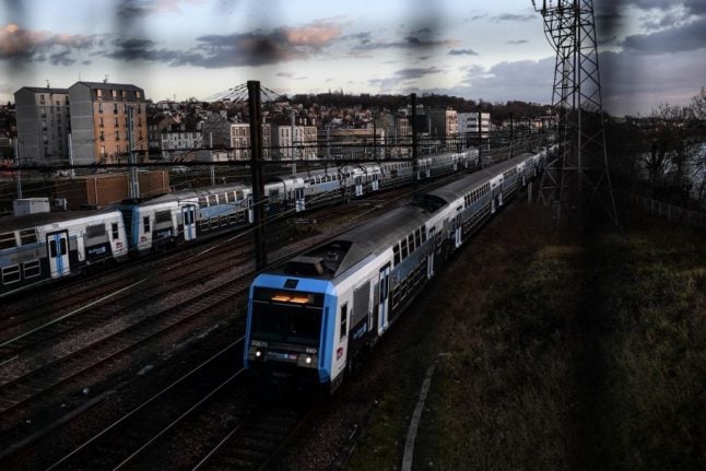 Macron's plans for suburban train networks in French cities
