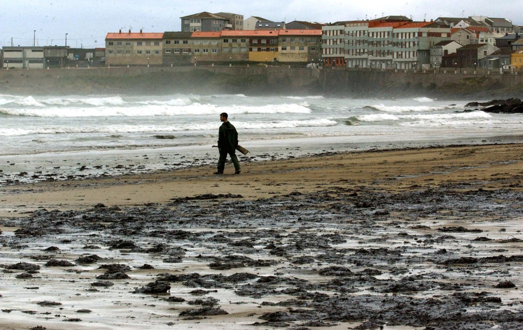 Spain’s ‘Prestige’ The worstever oil spill in Europe ‘could happen again’