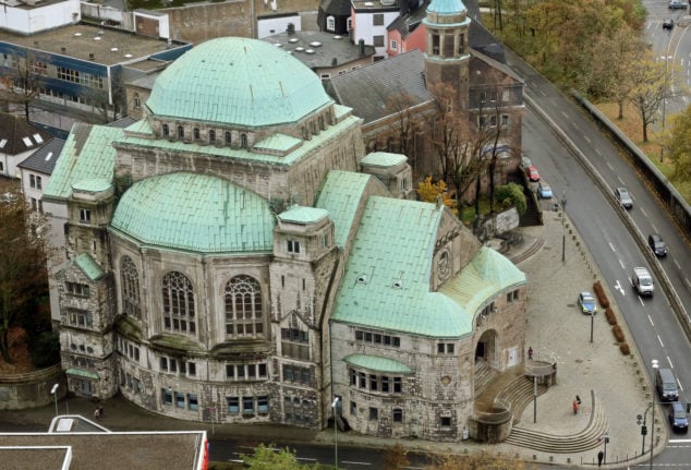 Police deployed at German synagogue after bullet holes found