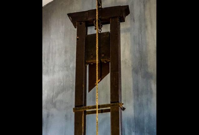 Guillotine