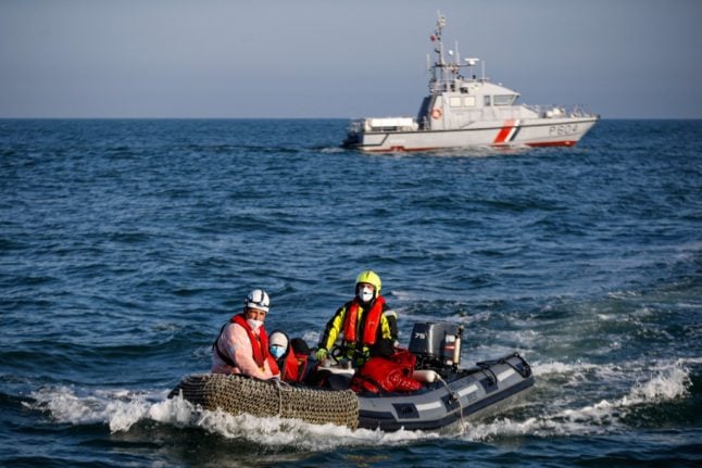 France to charter two extra Channel rescue ships