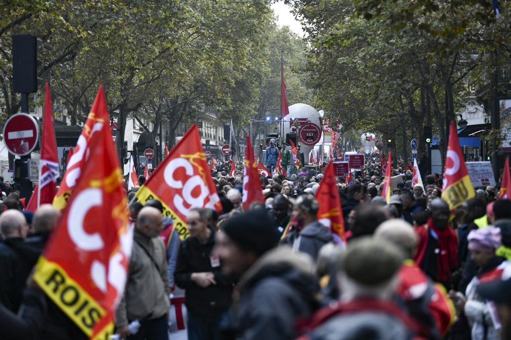 French unions vow to fight pension reform, with 'mobilisation beginning in January'