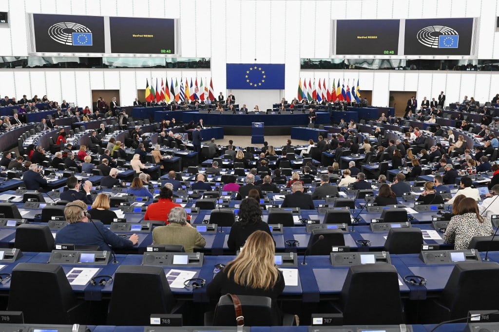 ‘Parlemen Eropa diserang’: Apa yang kita ketahui tentang klaim suap Qatar