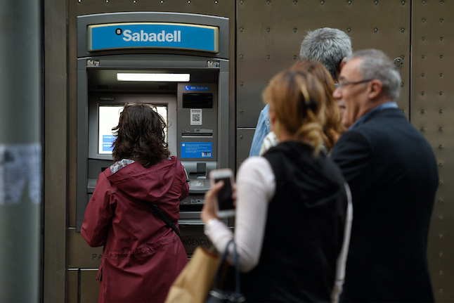 Berapa jumlah maksimum yang harus Anda miliki di rekening bank saat ini di Spanyol?