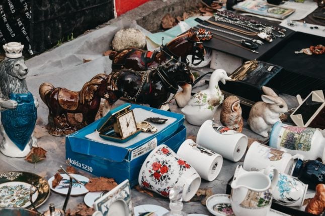 You can sell (and buy) all sorts of used items at an Italian mercatino.