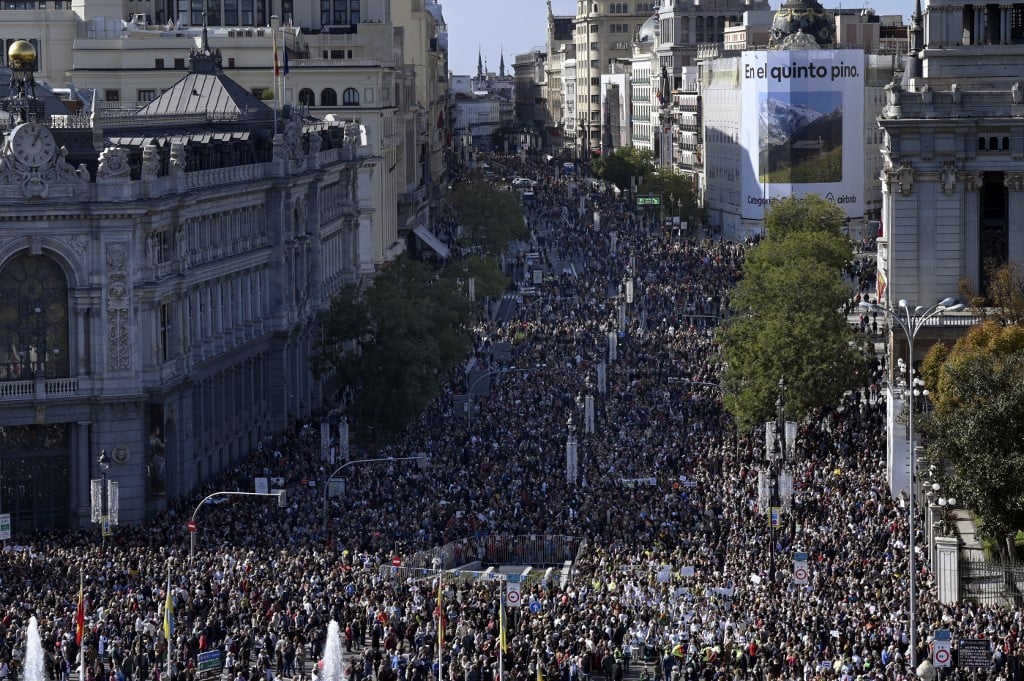 30.000 pengunjuk rasa menuntut diakhirinya pemotongan layanan kesehatan di Madrid